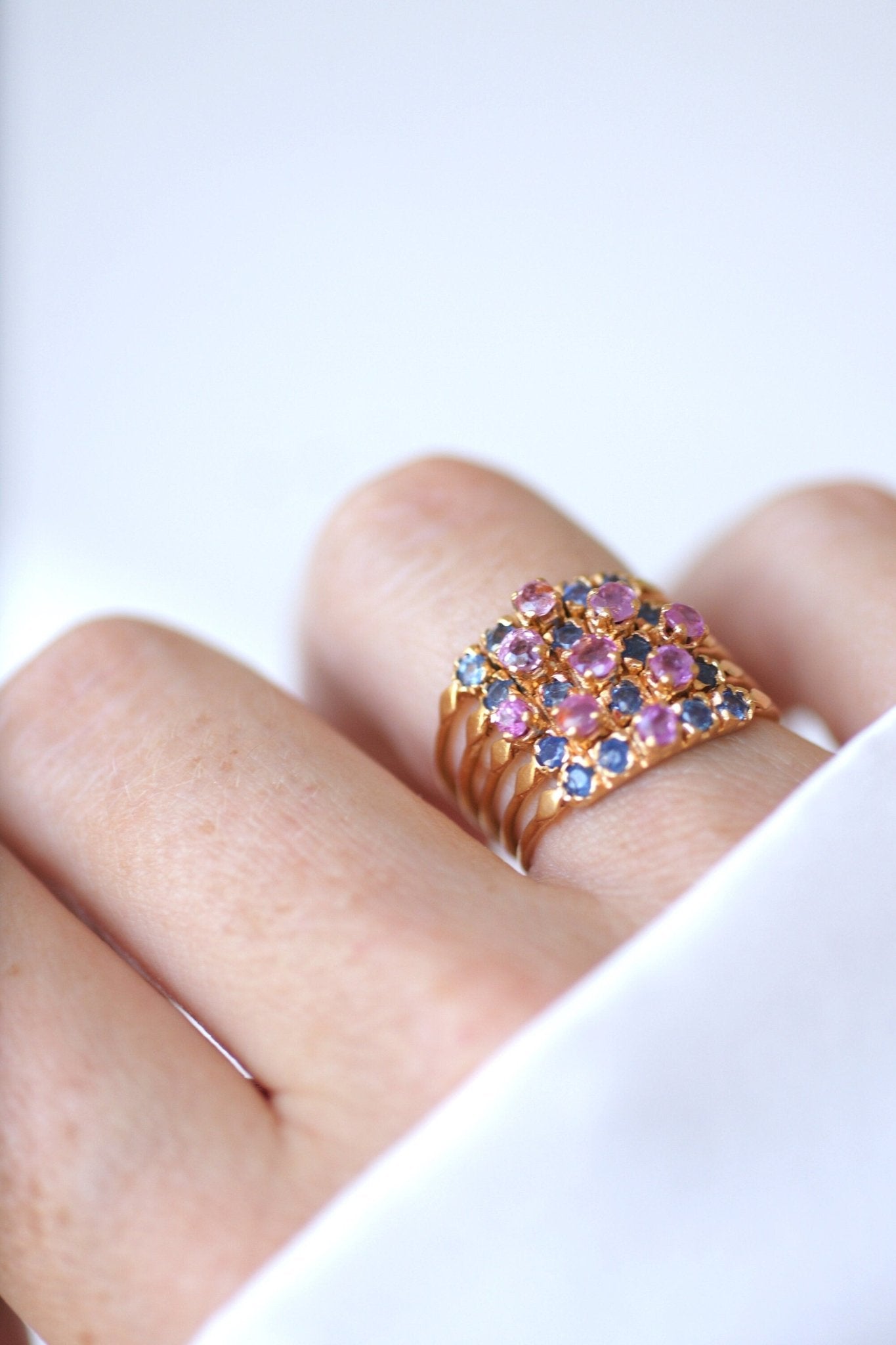 Blue and pink sapphires harem ring Penelope Gallery