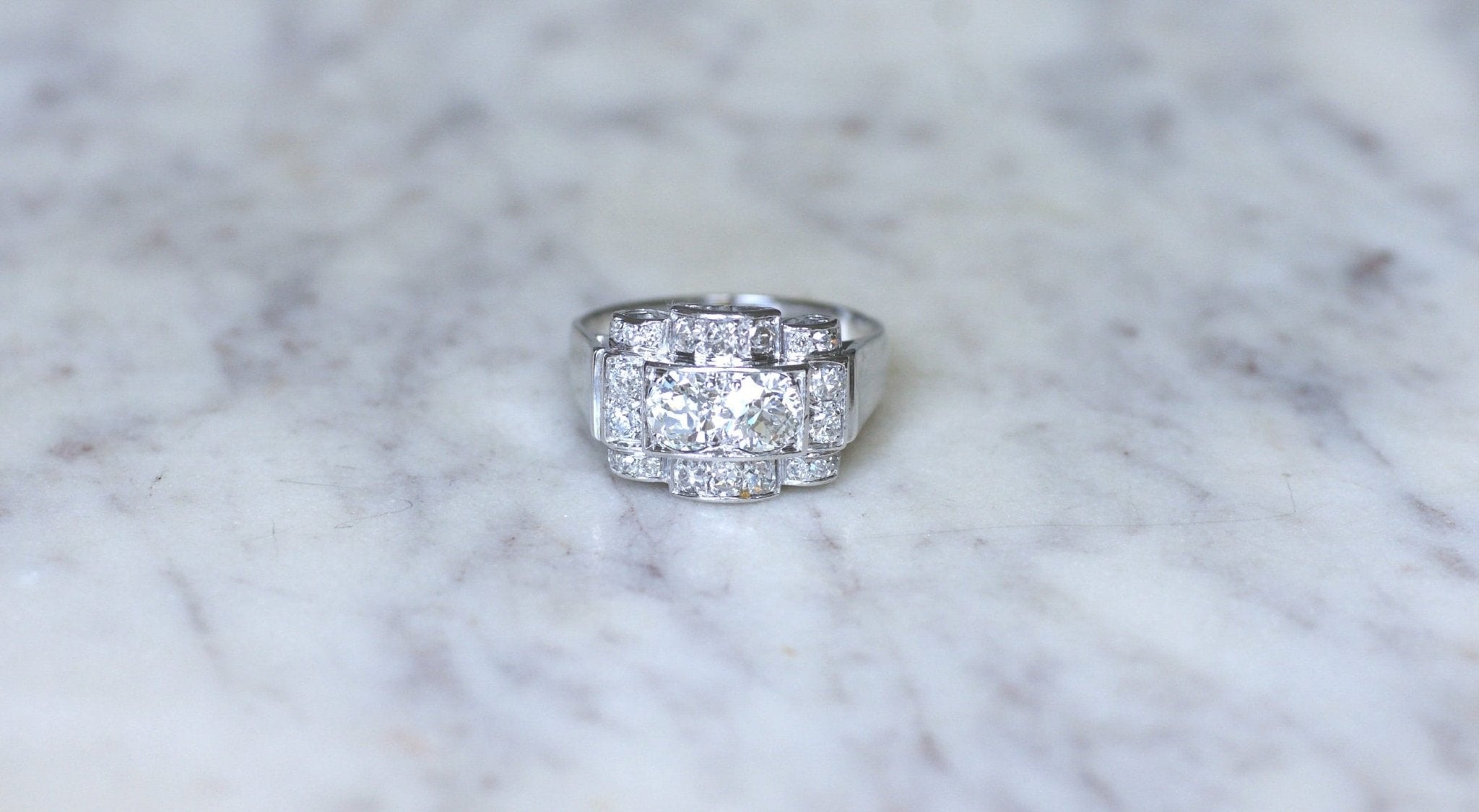 Bague Tank Art Déco En Or Blanc 18k Avec Diamant Taille Ancienne Et Roses - Taille 49, Circa 1940