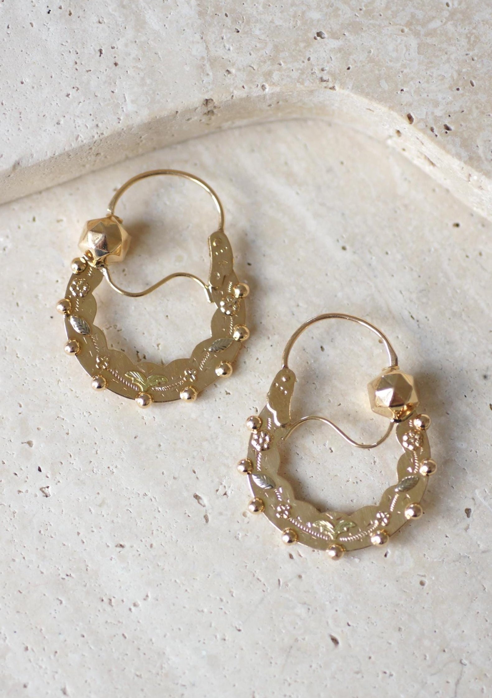 Boucles d’oreilles créoles style savoyarde en plaqué dorée