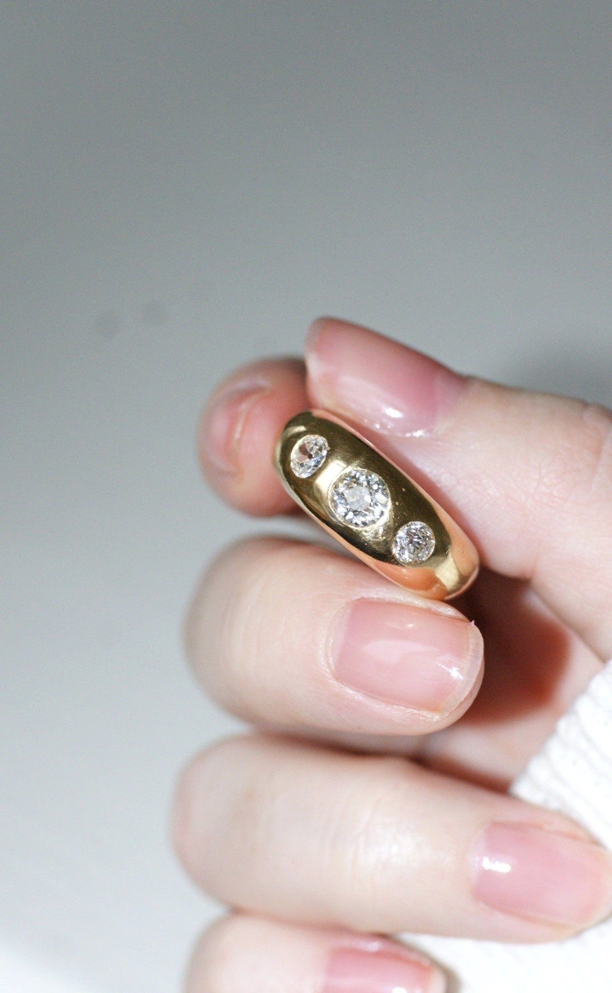 Bague Plaquée Or Jaune Avec 3 Rangées De Pierres - Taille 53 - Occasion Comme Neuve - Avec Poinçon
