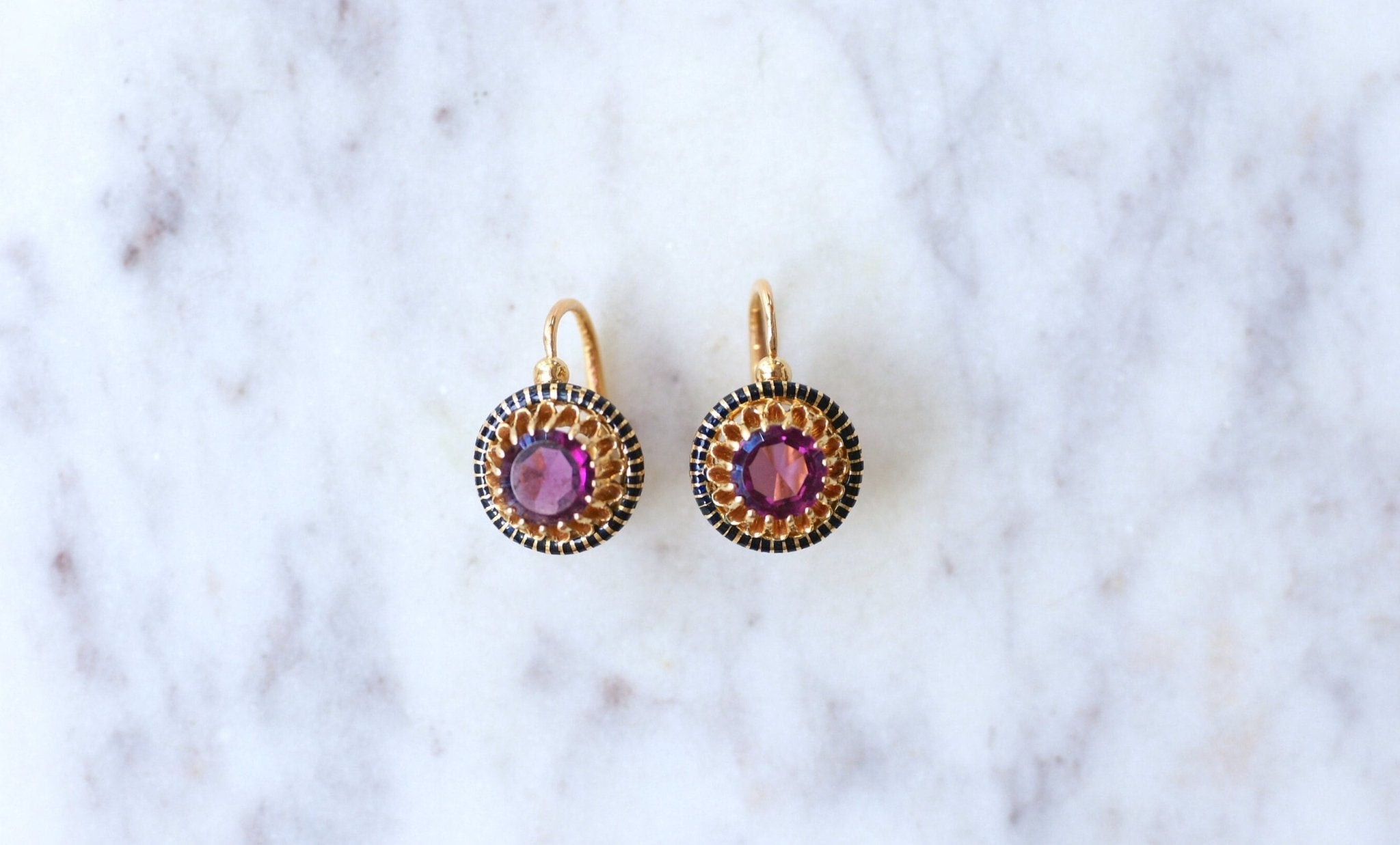 Boucles D'oreilles Dormeuses Plaqué Or Jaune Avec Grenat Almandin Naturel Et Perle - Neuves Avec étiquettes