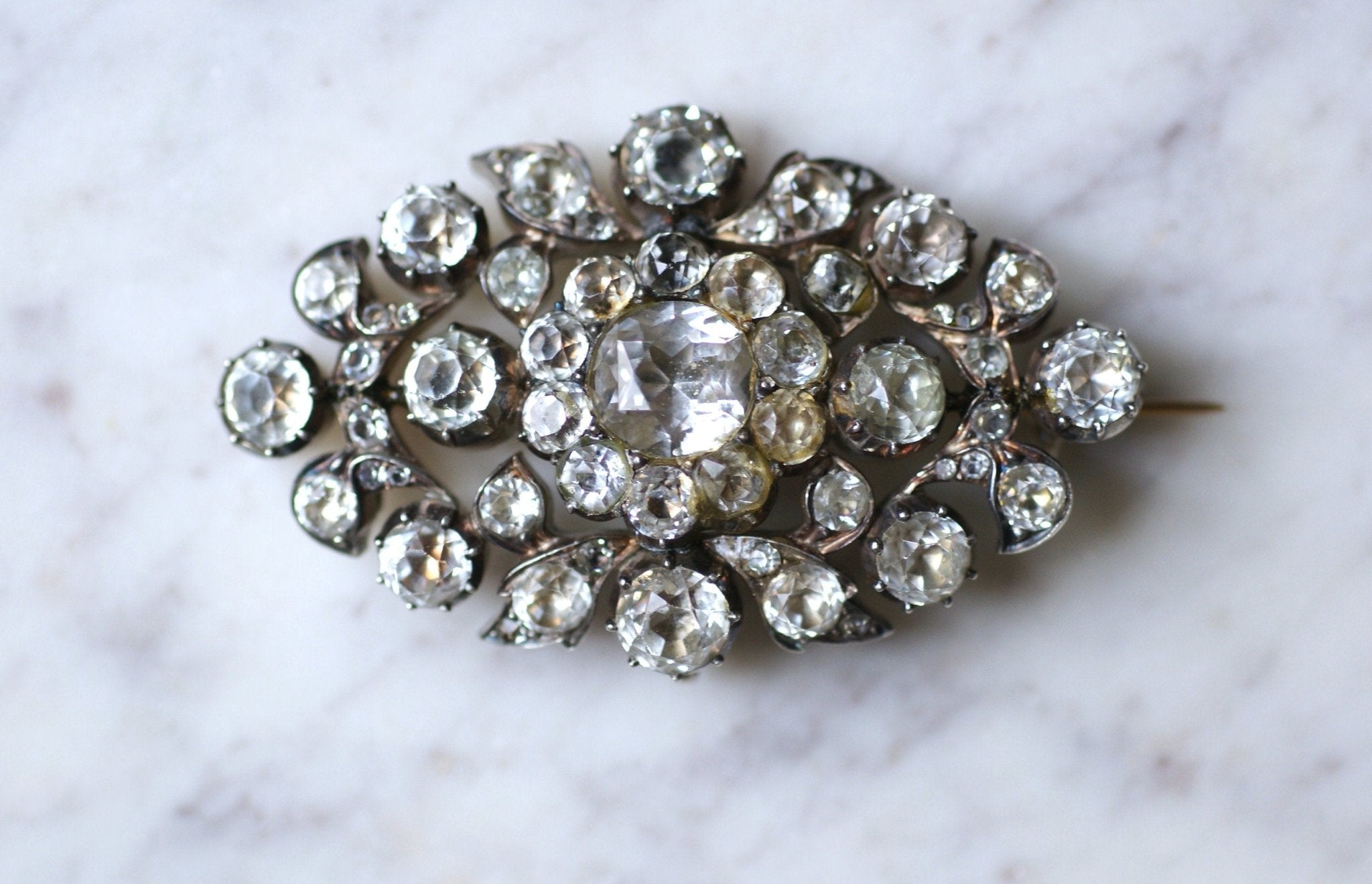ANCIENNE BROCHE ARGENT massif et BOUCLE de CEINTURE métal argenté ANCIENNE BROCHE ARGENT massif et BOUCLE de CEINTURE métal argenté