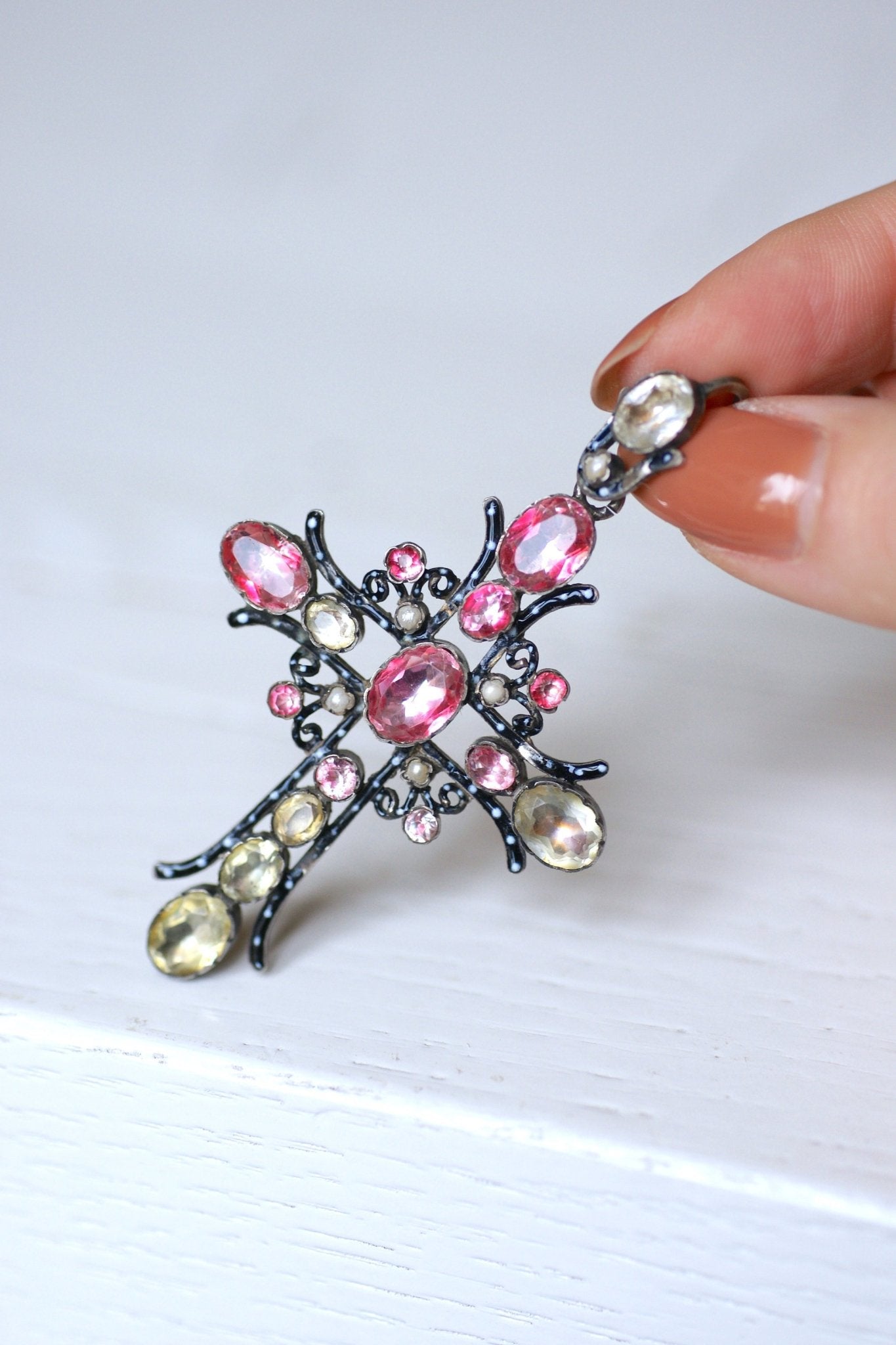 Croix kabyle ancienne en argent et émail cloisonné, corail (Gebraucht