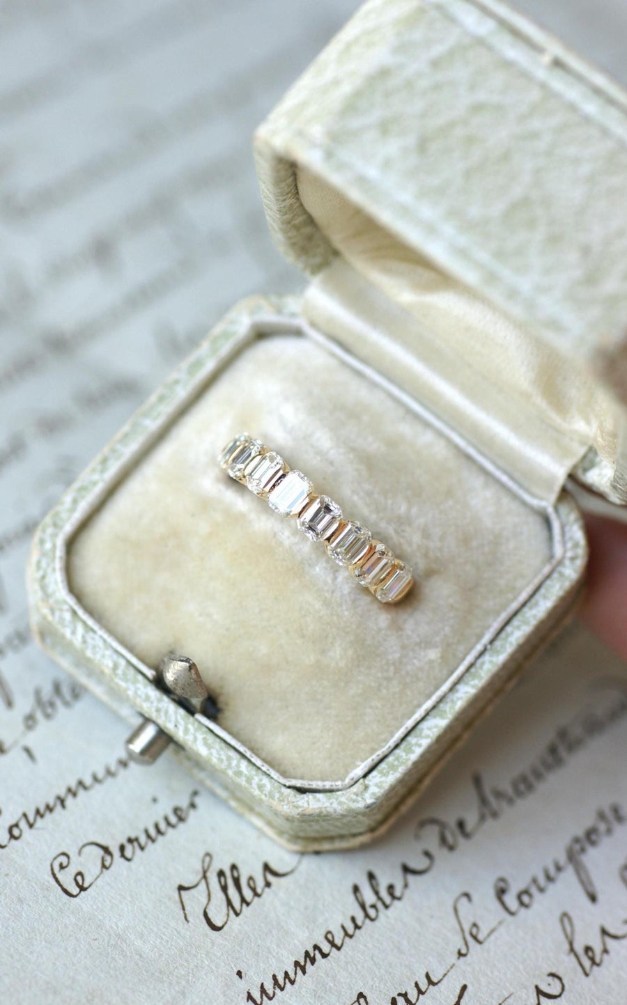 Emerald Cut Diamond Ring 1.70 Cts Yellow Gold - Galerie Pénélope