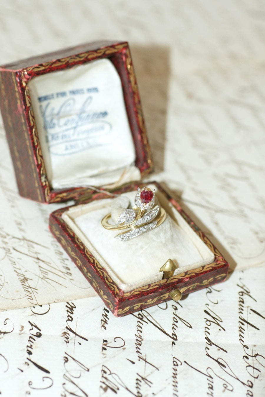 Antique Flower Ruby and Diamond Ring - Galerie Pénélope