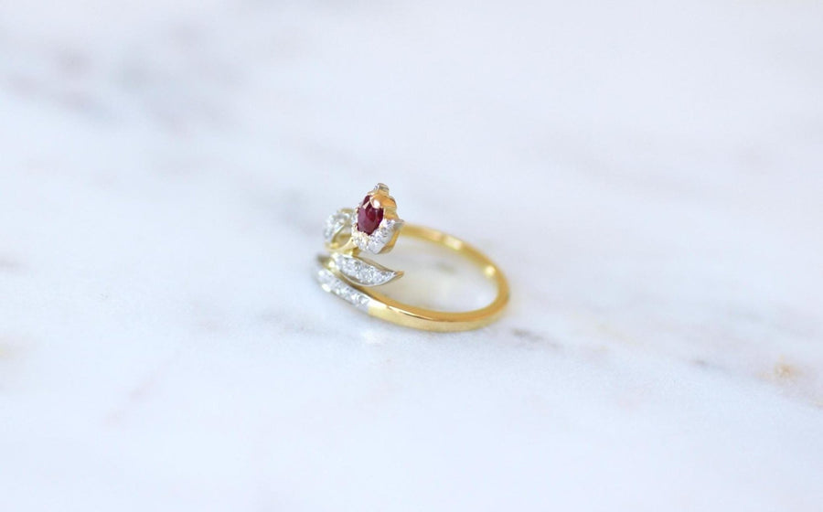 Antique Flower Ruby and Diamond Ring - Galerie Pénélope