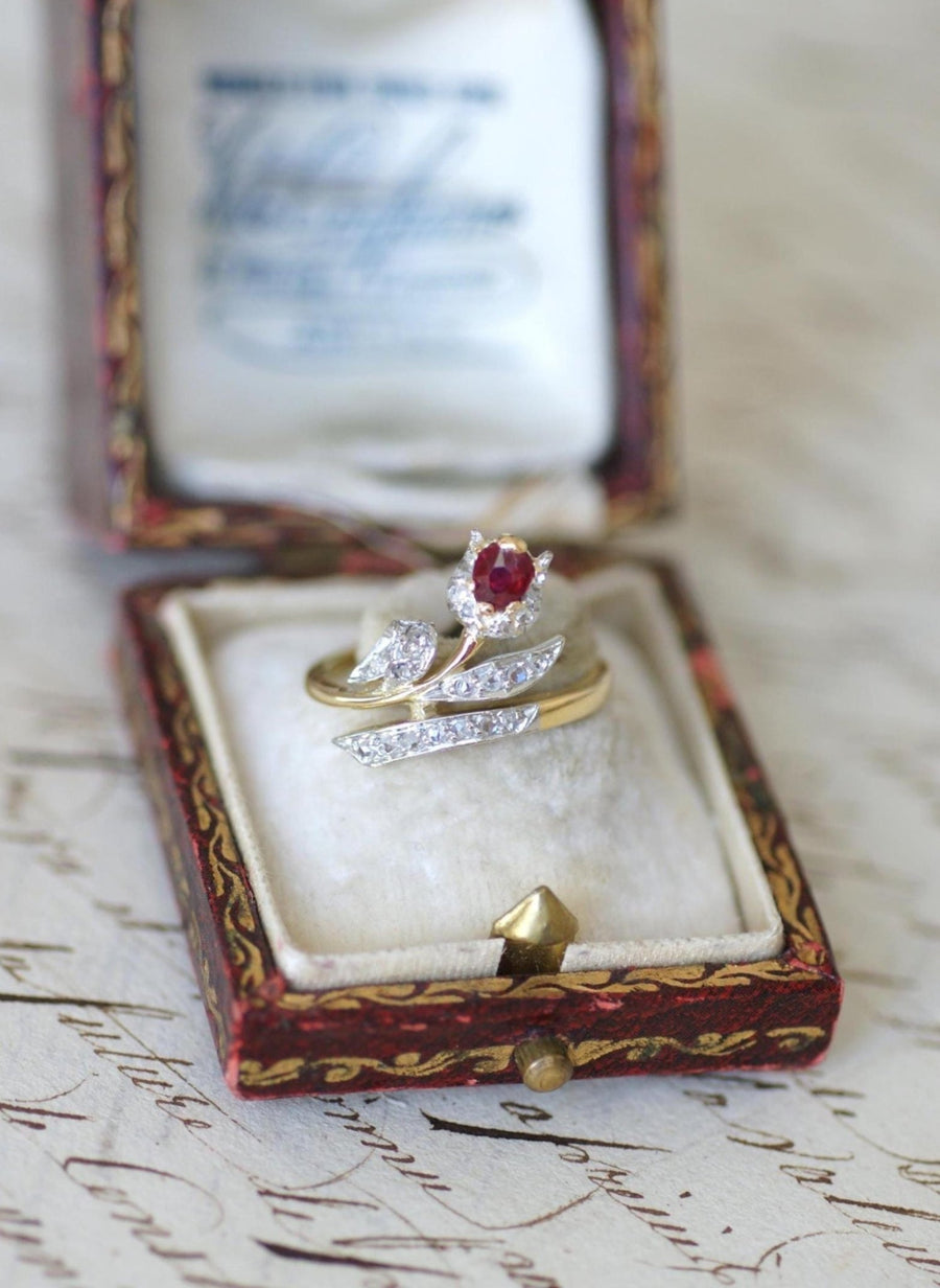 Antique Flower Ruby and Diamond Ring - Galerie Pénélope