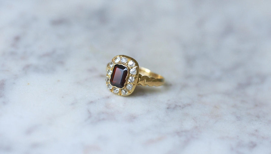 Antique Garnet and Diamond Ring - Galerie Pénélope