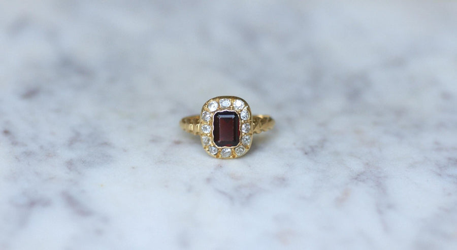 Antique Garnet and Diamond Ring - Galerie Pénélope