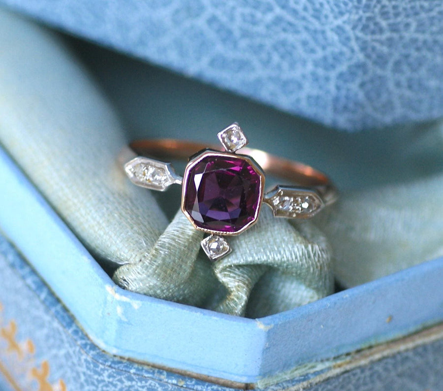 Antique Garnet and Diamond Ring on Rose Gold - Galerie Pénélope