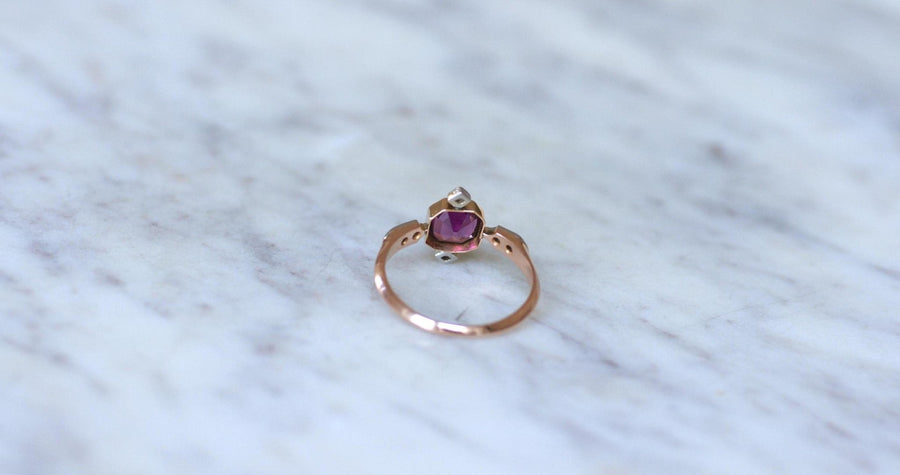 Antique Garnet and Diamond Ring on Rose Gold - Galerie Pénélope