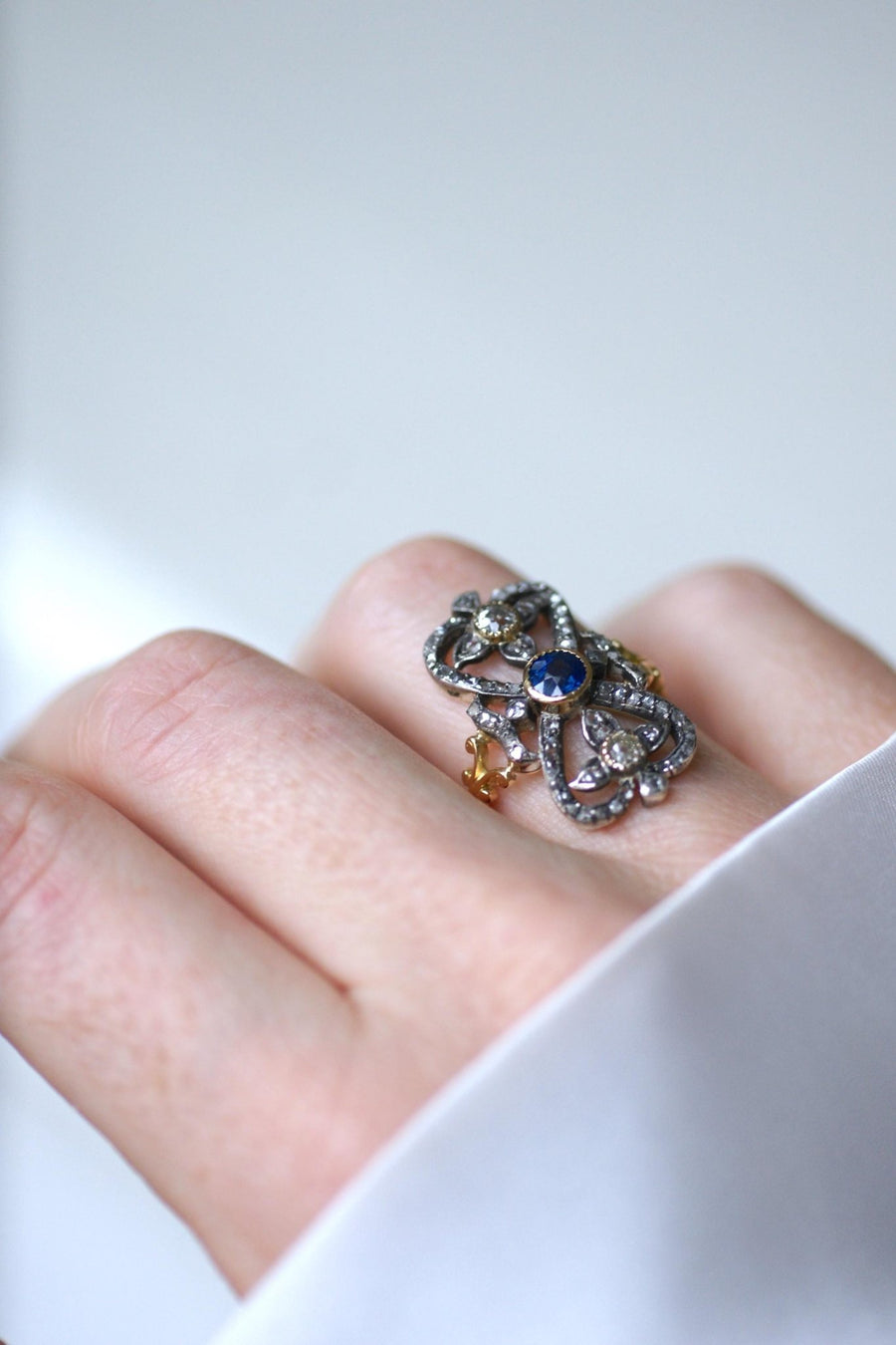 Antique Sapphire and Diamond Ring on Yellow Gold and Silver - Galerie Pénélope