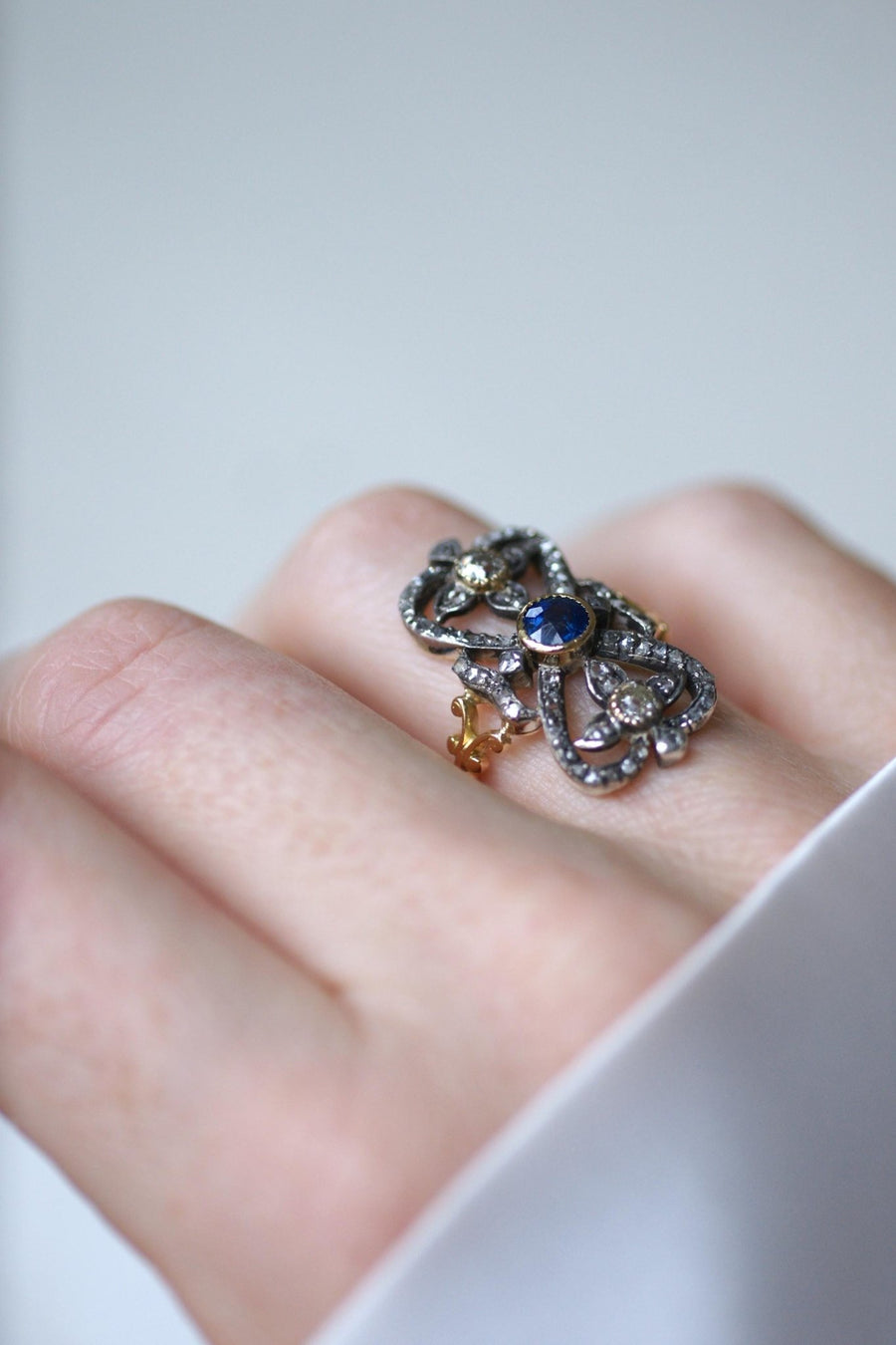 Antique Sapphire and Diamond Ring on Yellow Gold and Silver - Galerie Pénélope