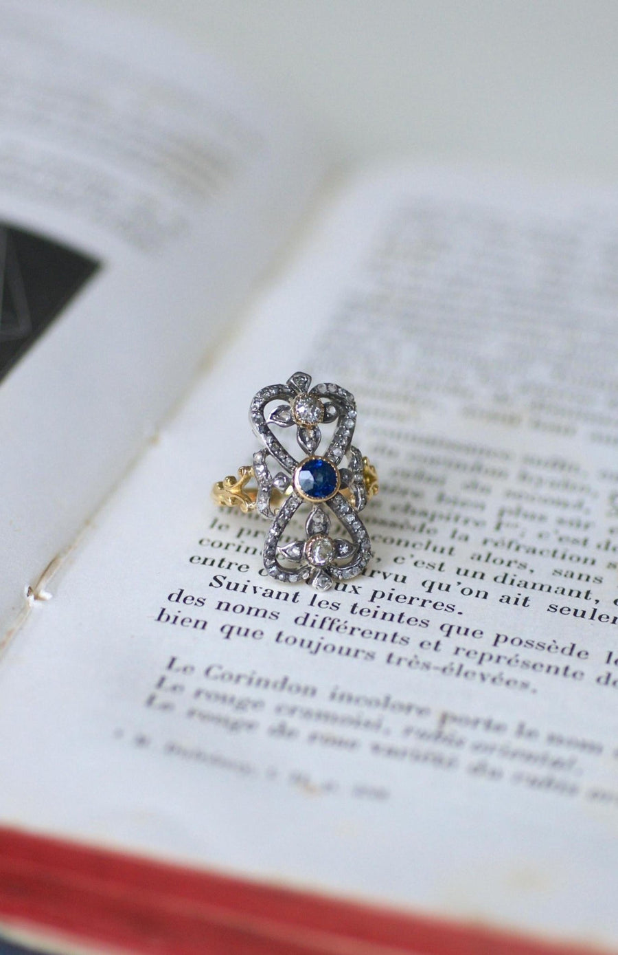 Antique Sapphire and Diamond Ring on Yellow Gold and Silver - Galerie Pénélope