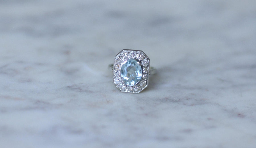 Aquamarine Art Deco Ring Surrounded by Diamonds - Galerie Pénélope