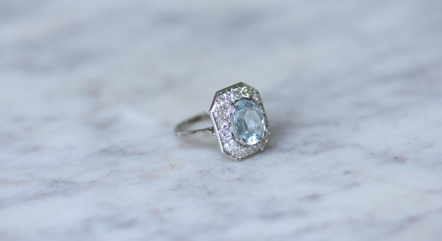 Aquamarine Art Deco Ring Surrounded by Diamonds - Galerie Pénélope