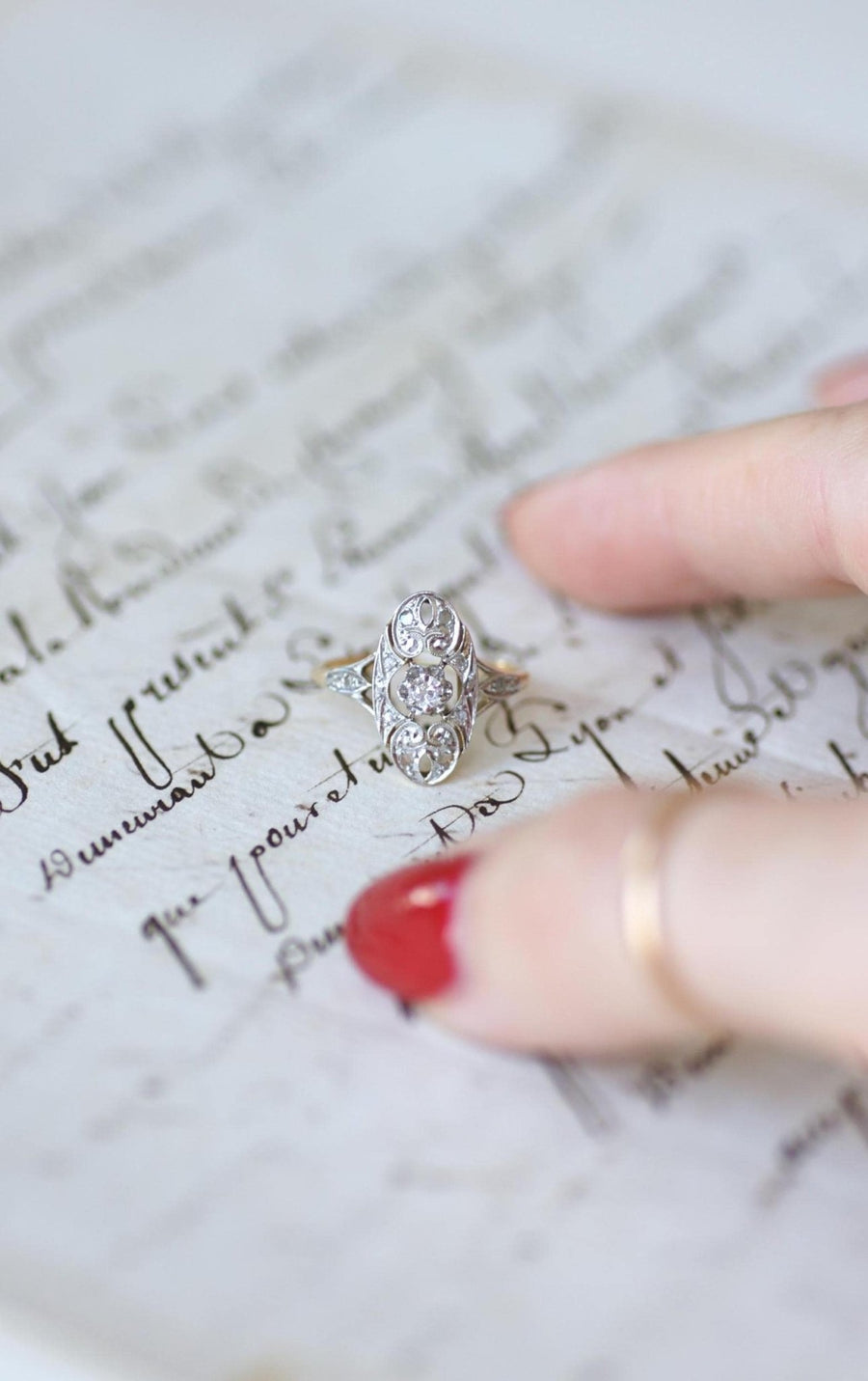 Art Deco Arabesque Oval Diamond Ring - Galerie Pénélope
