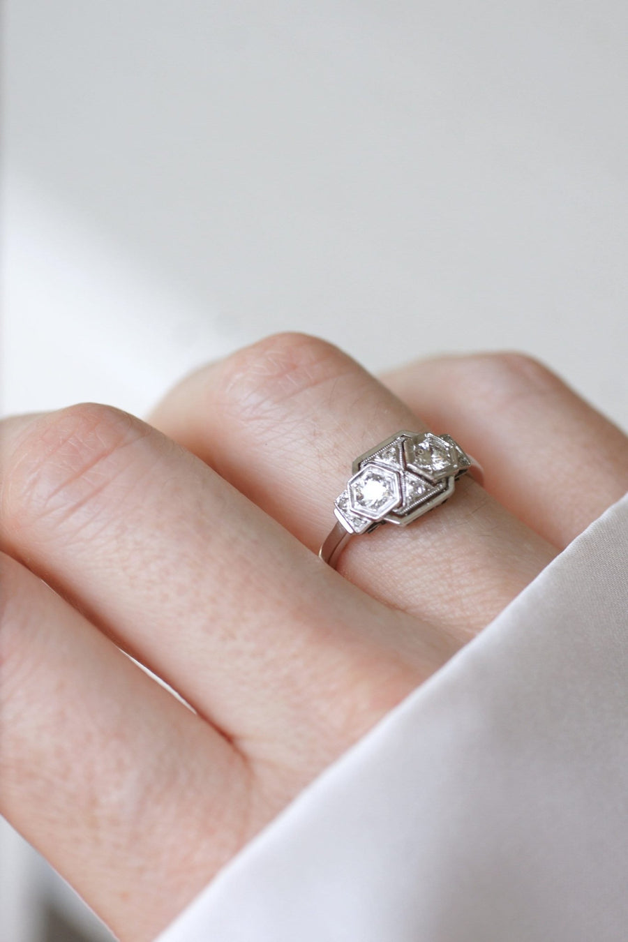 Art Deco diamond ring in white gold and platinum - Galerie Pénélope