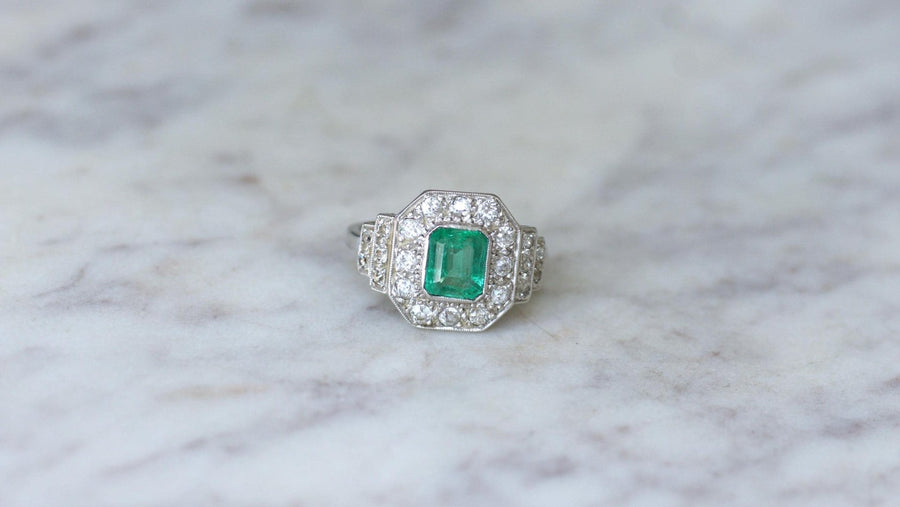 Art Deco Ring Emerald 1.00 Ct and Diamonds on Platinum - Galerie Pénélope