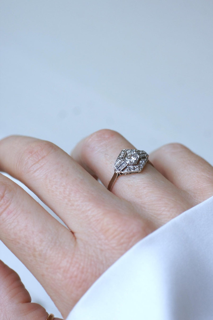 Art Deco Hexagonal Diamond and Platinum Ring - Galerie Pénélope