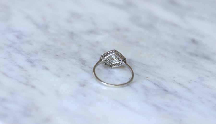 Art Deco Hexagonal Diamond and Platinum Ring - Galerie Pénélope
