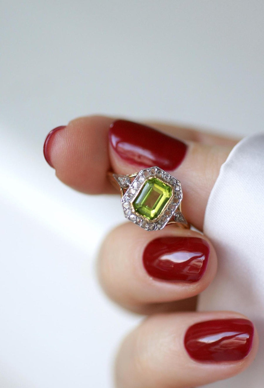 Art Deco Peridot and Diamond Ring - Galerie Pénélope