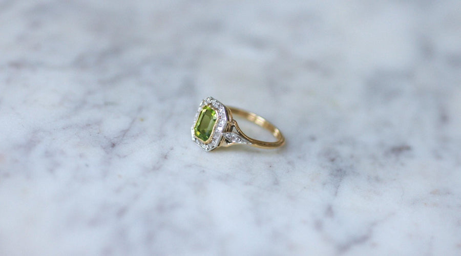 Art Deco Peridot and Diamond Ring - Galerie Pénélope