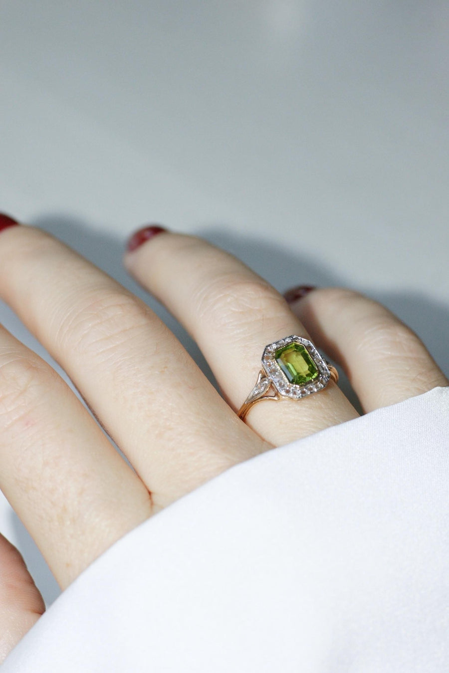 Art Deco Peridot and Diamond Ring - Galerie Pénélope