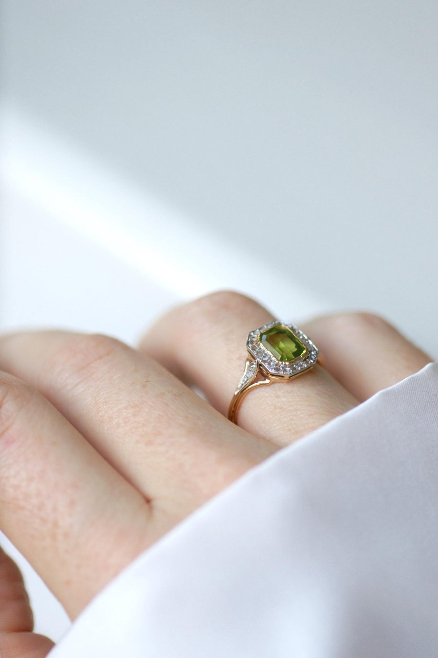 Art Deco Peridot and Diamond Ring - Galerie Pénélope