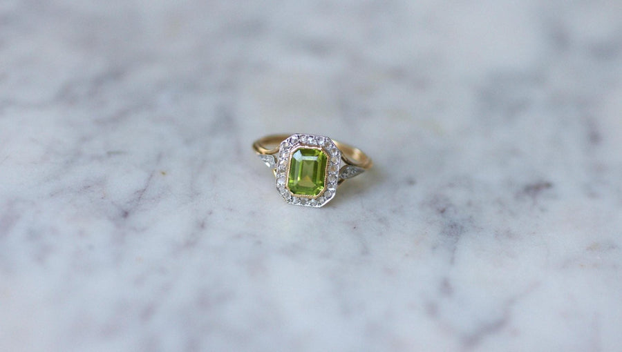 Art Deco Peridot and Diamond Ring - Galerie Pénélope