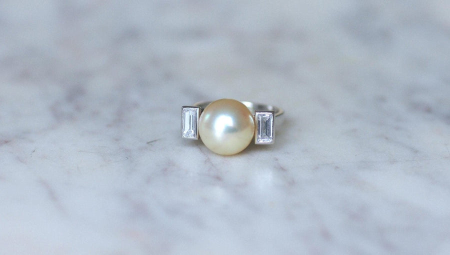 Art Deco Pearl and Diamond Baguette Ring on Platinum - Galerie Pénélope