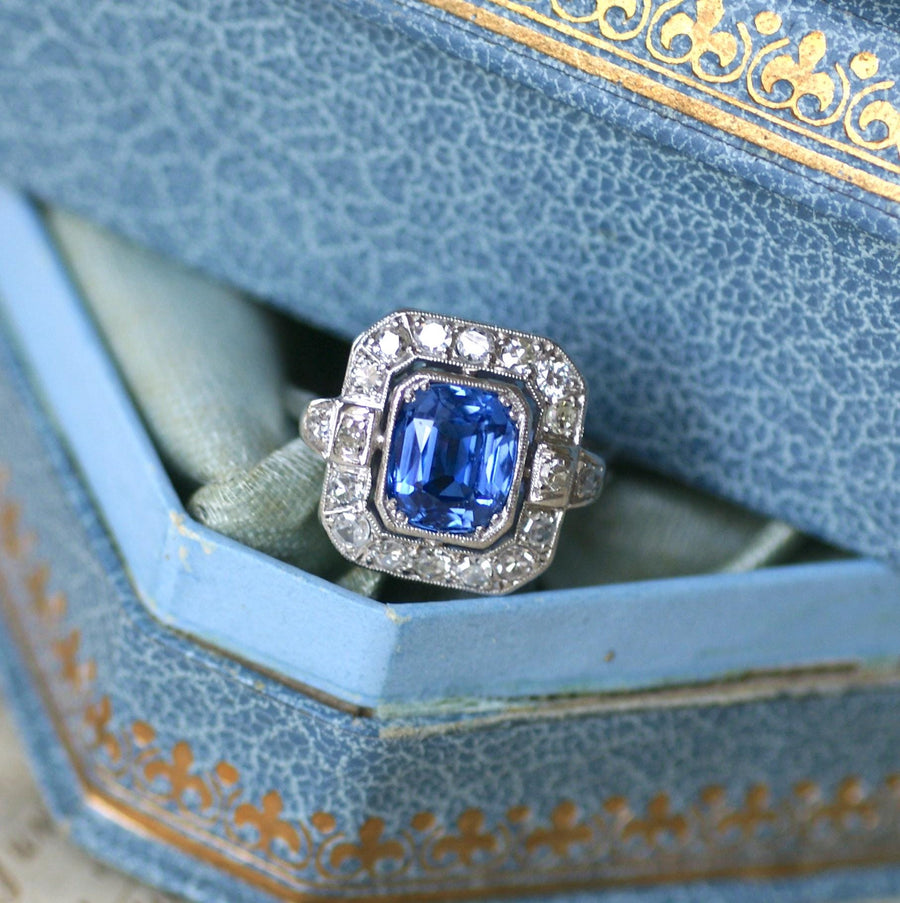 Ceylon Sapphire 2.68 Cts and Diamonds Art Deco Ring - Galerie Pénélope