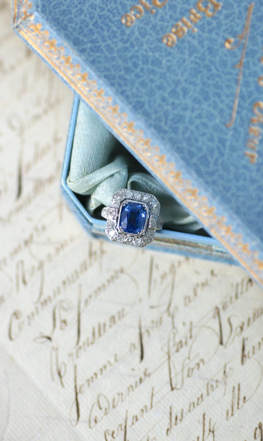 Ceylon Sapphire 2.68 Cts and Diamonds Art Deco Ring - Galerie Pénélope