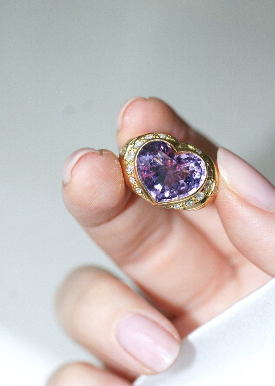 Heart-shaped Amethyst and Diamond Ring on Yellow Gold - Galerie Pénélope