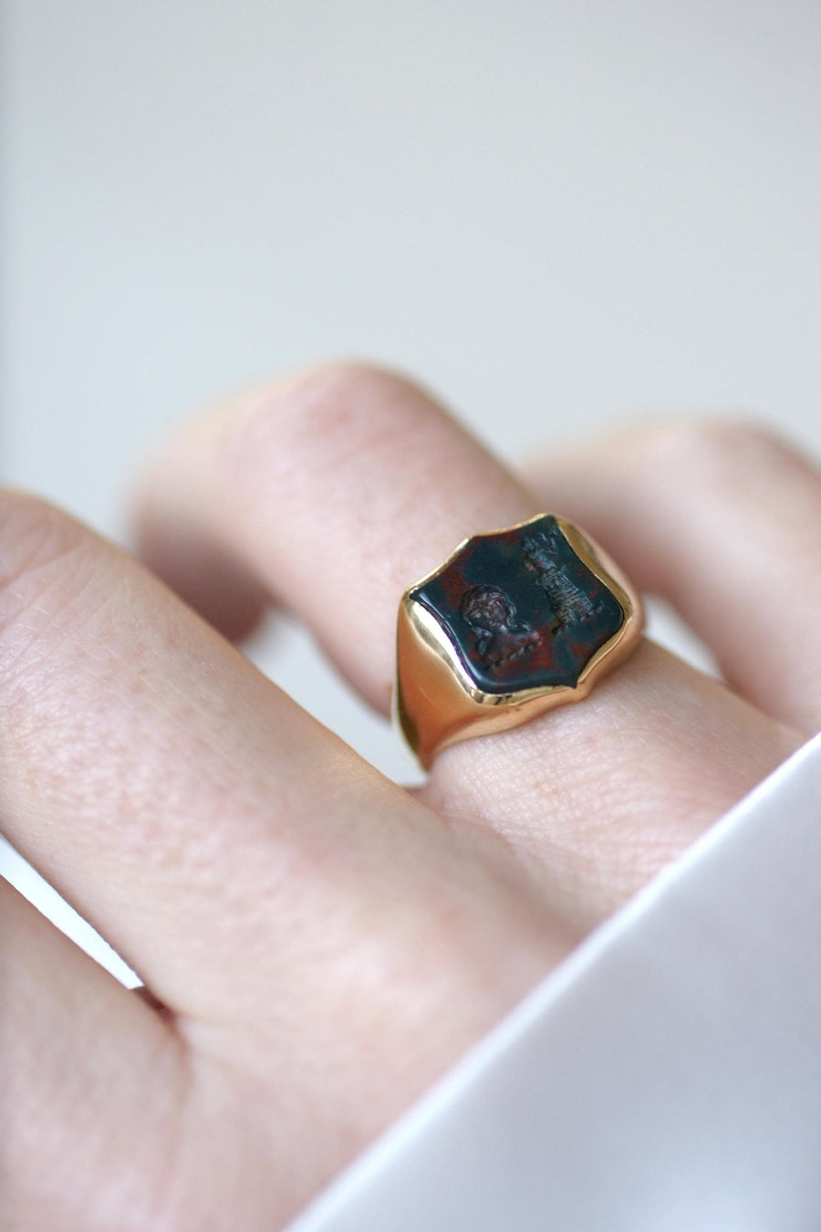 Yellow Gold Intaglio Blood Jasper Chevalière Ring - Galerie Pénélope