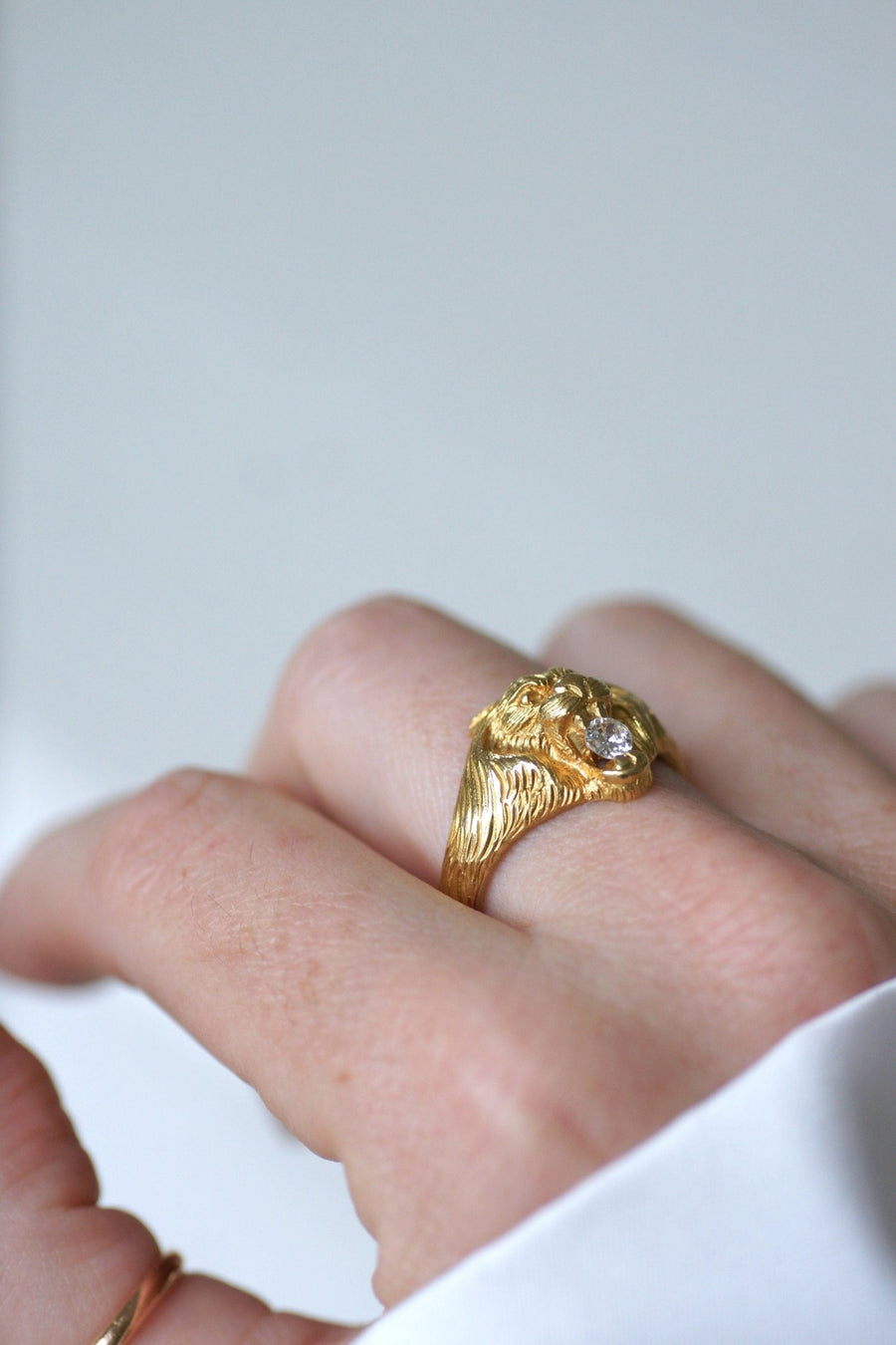 Yellow Gold and Diamond Lion Chevalière Ring - Galerie Pénélope