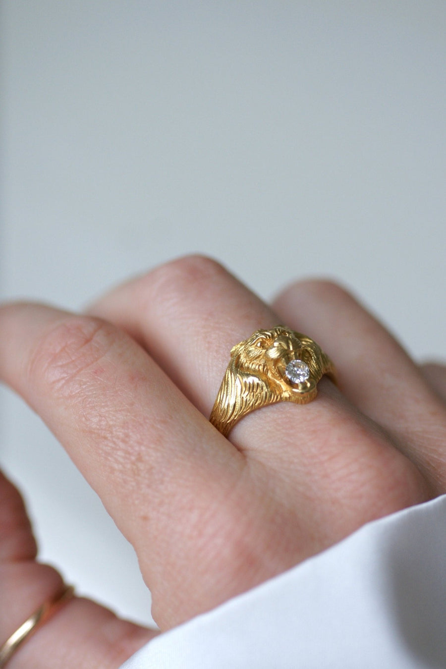 Yellow Gold and Diamond Lion Chevalière Ring - Galerie Pénélope