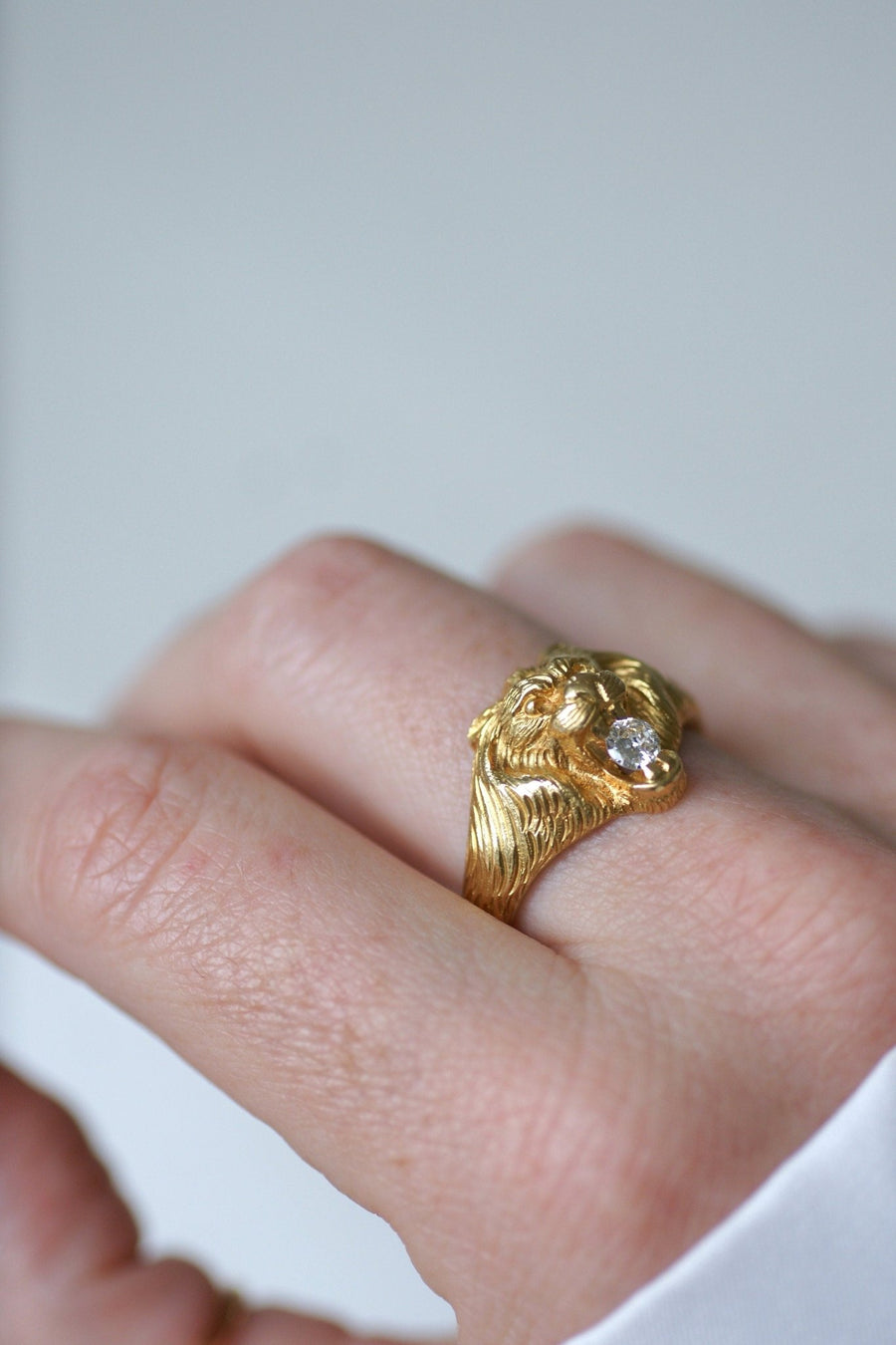 Yellow Gold and Diamond Lion Chevalière Ring - Galerie Pénélope