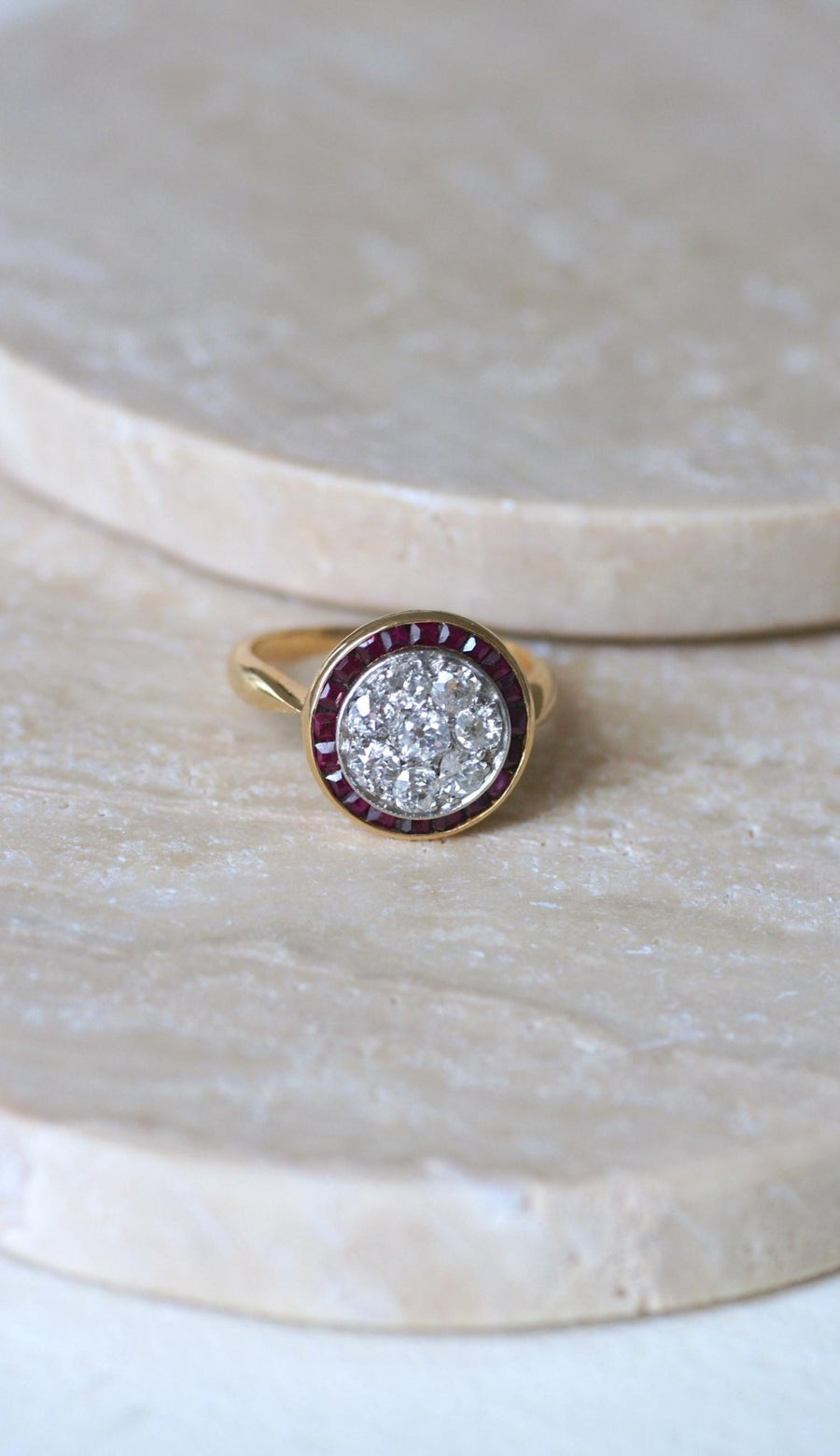 Art Deco Target Ring Diamonds and Rubies on Yellow Gold - Galerie Pénélope