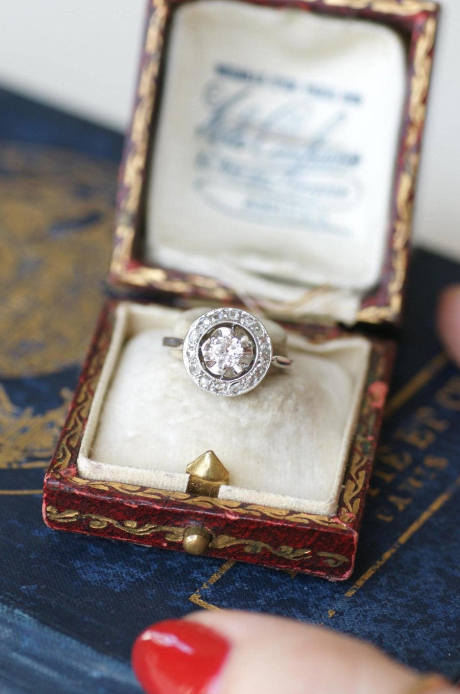Art Deco Diamond Target Ring on Platinum and White Gold - Galerie Pénélope
