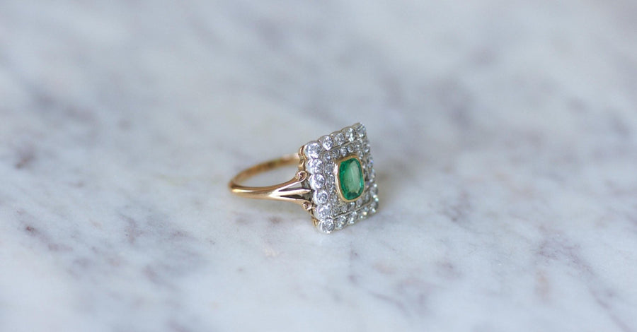 Colombian Emerald Ring Double Surrounded by Diamonds - Galerie Pénélope