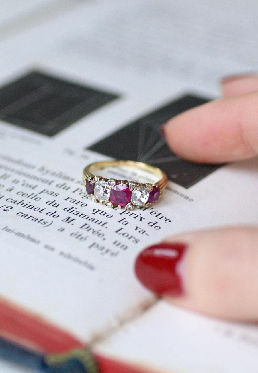 Diamonds and Burmese Ruby on Yellow Gold Garter Ring - Galerie Pénélope