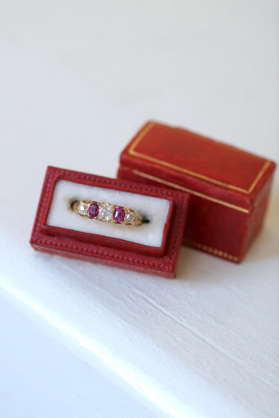 Diamonds and Ruby on Yellow Gold Garter Ring - Galerie Pénélope