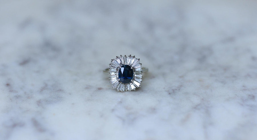 Sapphire and Diamonds on White Gold Skirt Ring - Galerie Pénélope