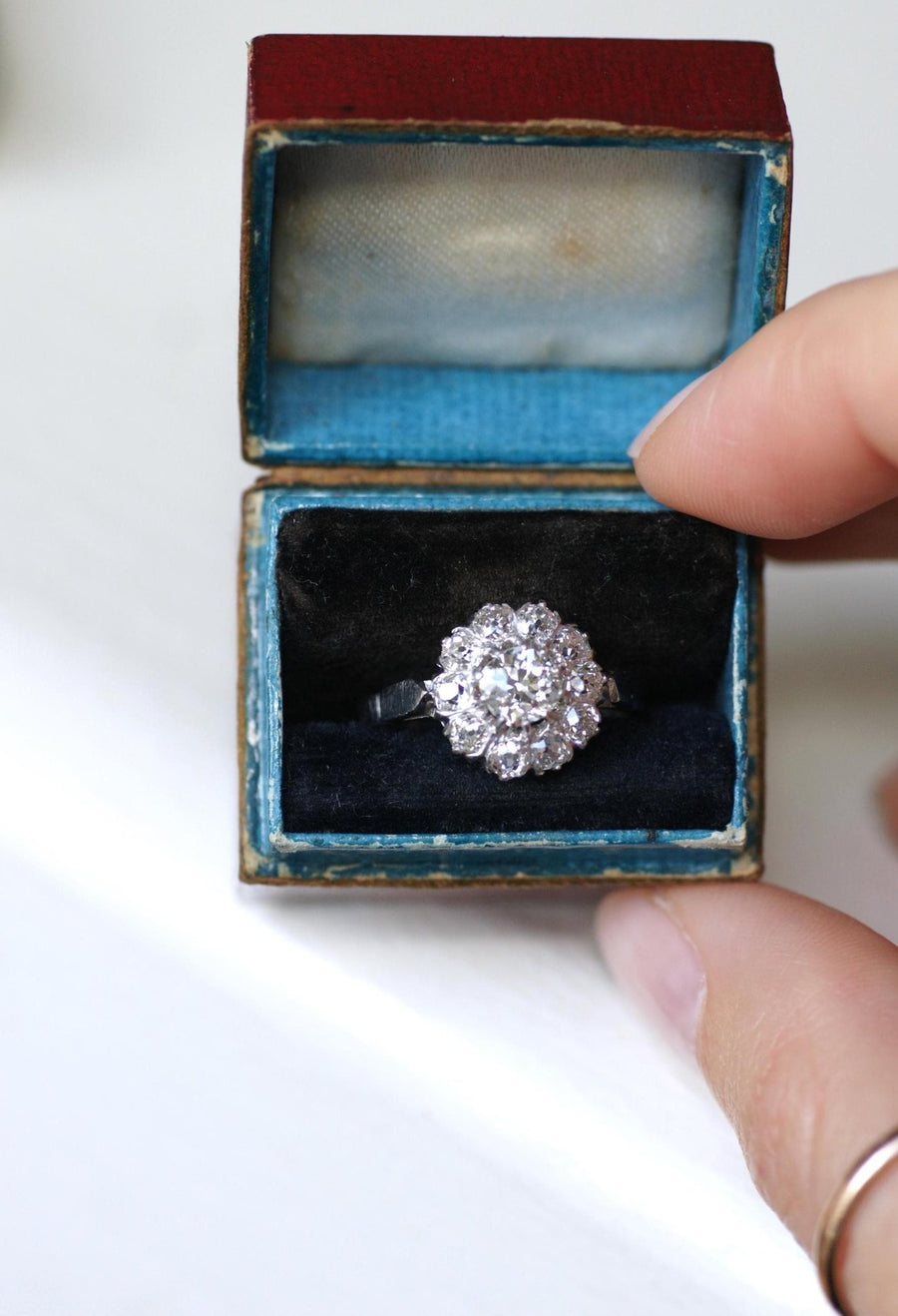 Daisy Ring with 1.60 Cts Art Deco Diamonds - Galerie Pénélope