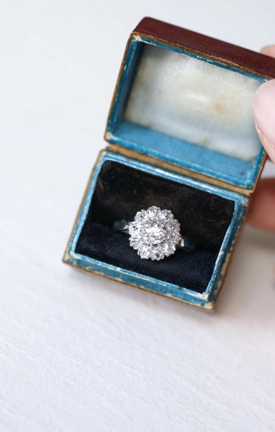 Daisy Ring with 1.60 Cts Art Deco Diamonds - Galerie Pénélope