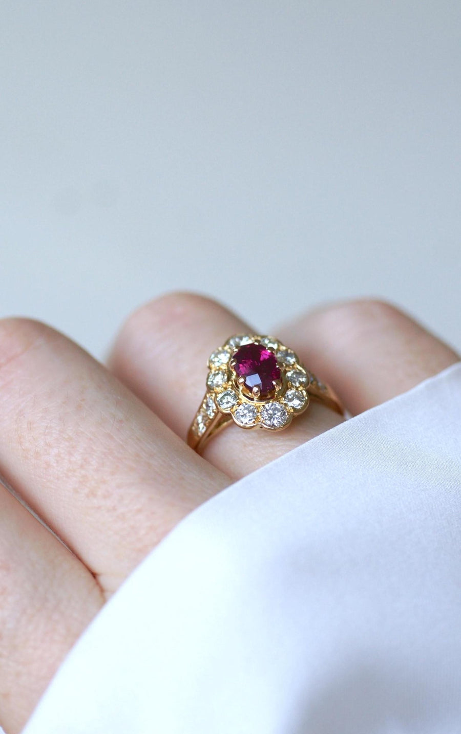 Marguerite Oval Ruby and Diamond Ring - Galerie Pénélope