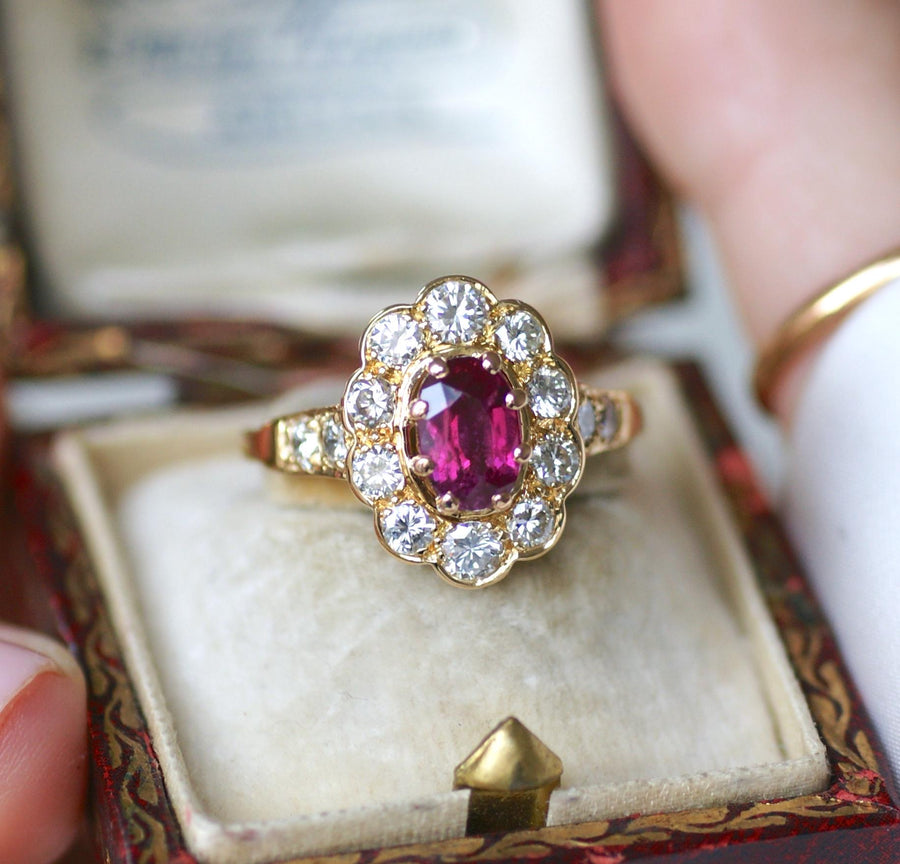 Marguerite Oval Ruby and Diamond Ring - Galerie Pénélope