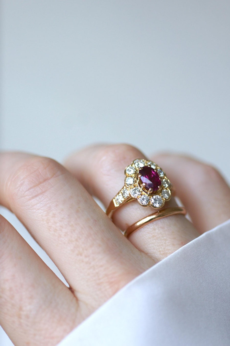 Marguerite Oval Ruby and Diamond Ring - Galerie Pénélope