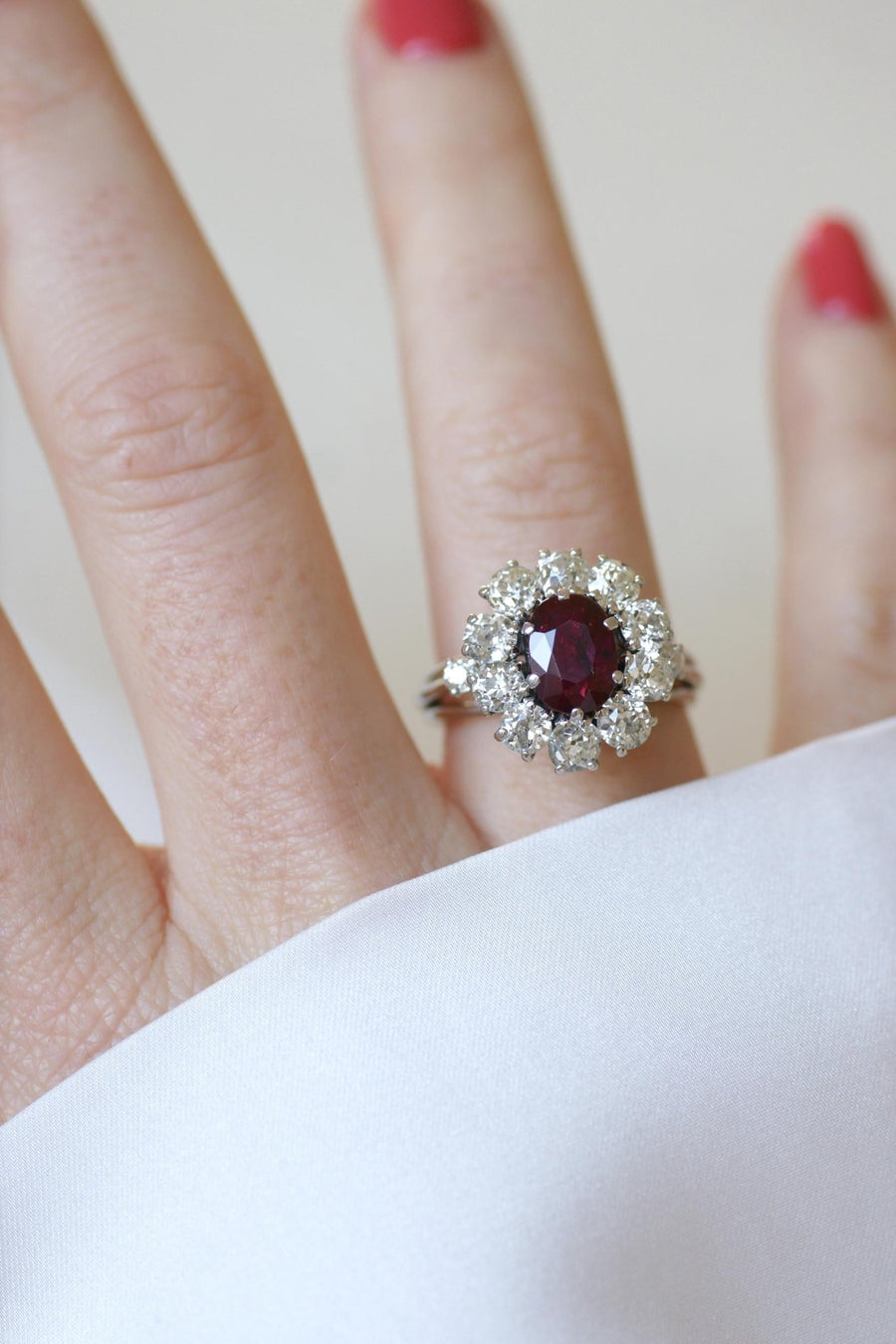 Daisy Ring Unheated Birman Ruby 1.60 Cts and Diamonds - Galerie Pénélope